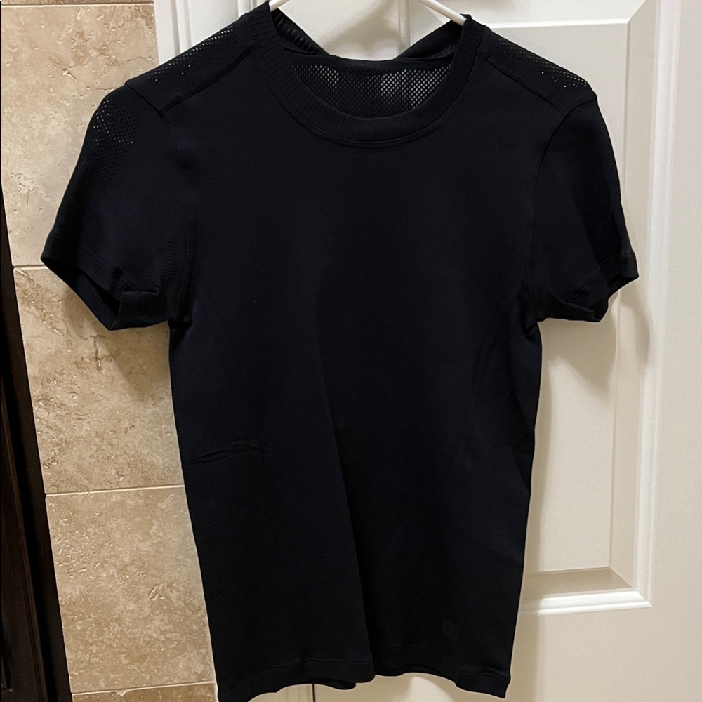 Wilson Baseline Tee Pro Black Mesh Women's Top